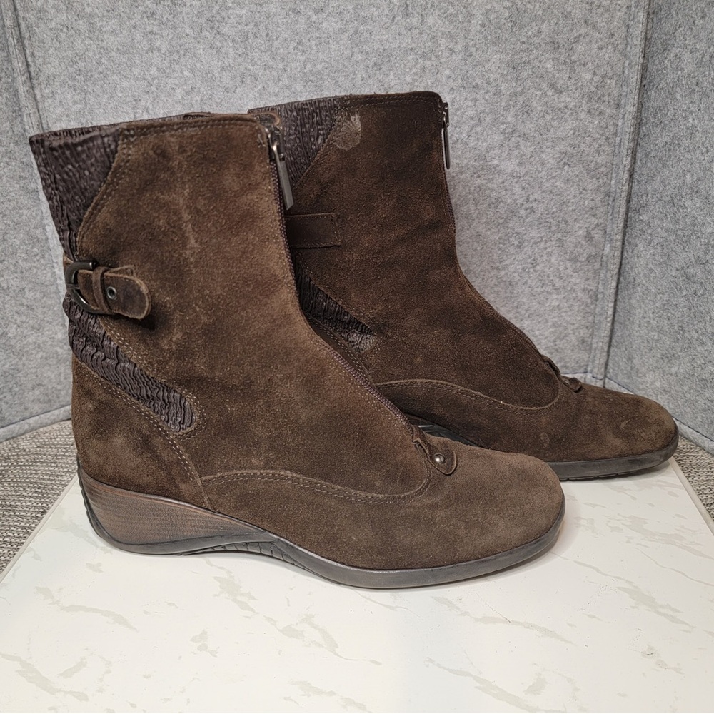 Aquatalia Womens Brown Suede Zip Front Wedge Ankle Boots Size 7